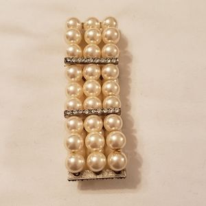 Pearl bracelet